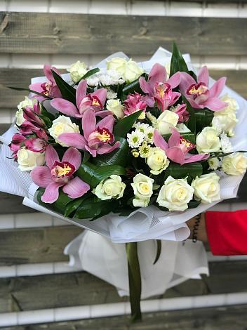 Букет цветов из: Розы и Хризантемы в Чагоде