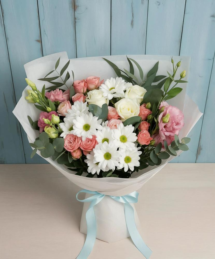 Букет цветов из: Розы, Лизиантусы и Хризантемы в Чагоде