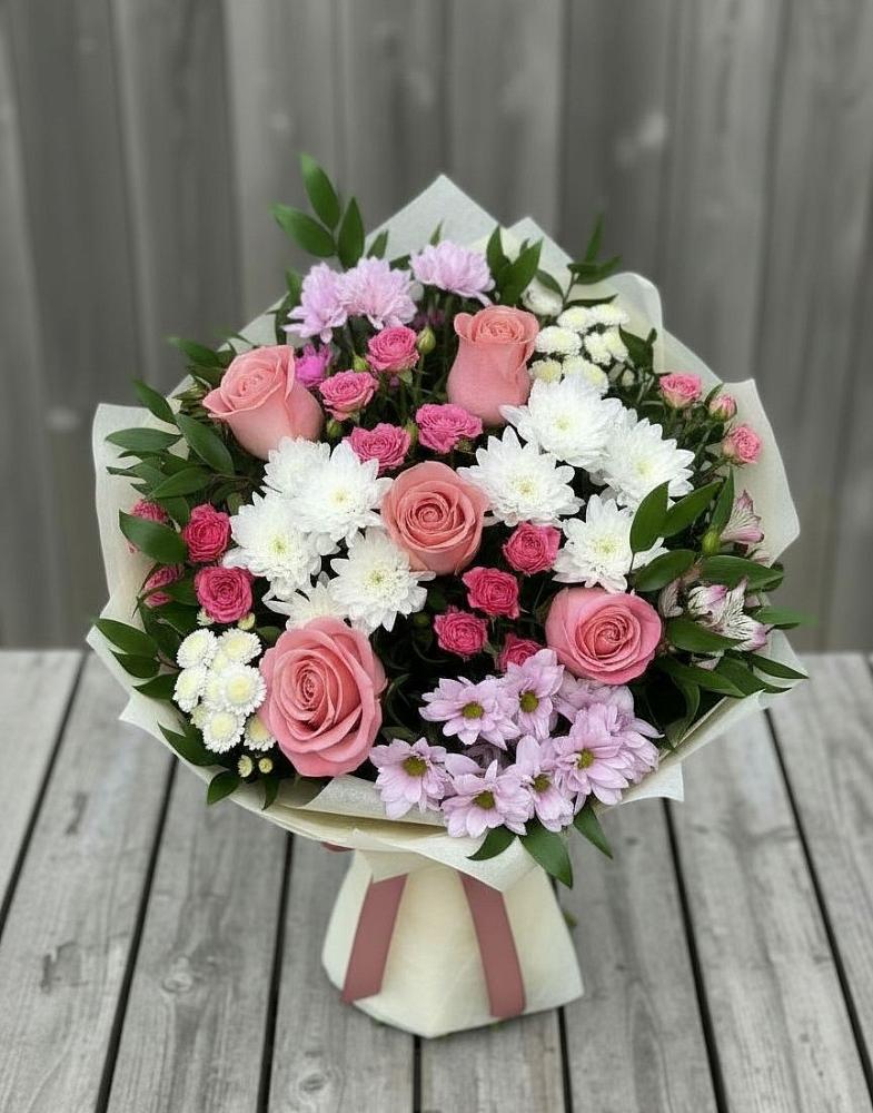 Букет цветов из: Альстромерии, Гвоздики, Розы и Хризантемы в Чагоде