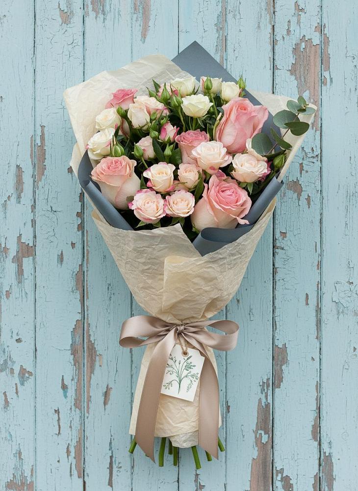 Букет цветов из: Розы в Чагоде