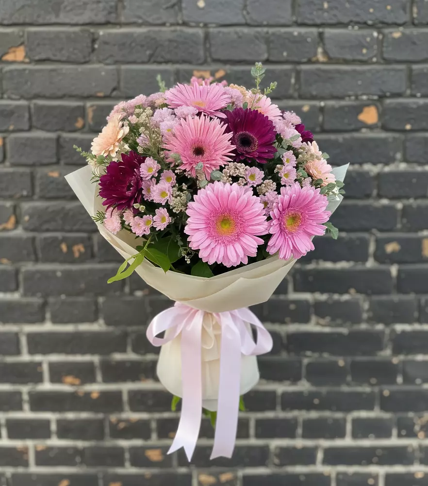 Букет цветов из: Герберы и Хризантемы в Чагоде