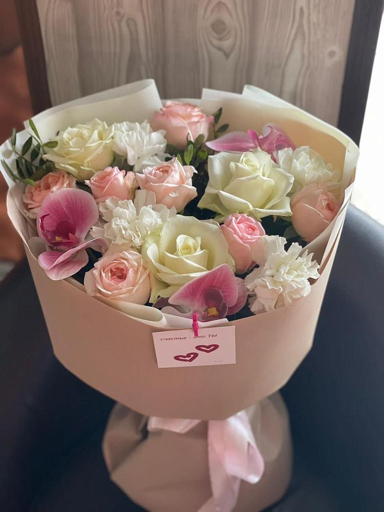 Букет цветов из: Орхидеи, Розы и Гвоздики в Чагоде