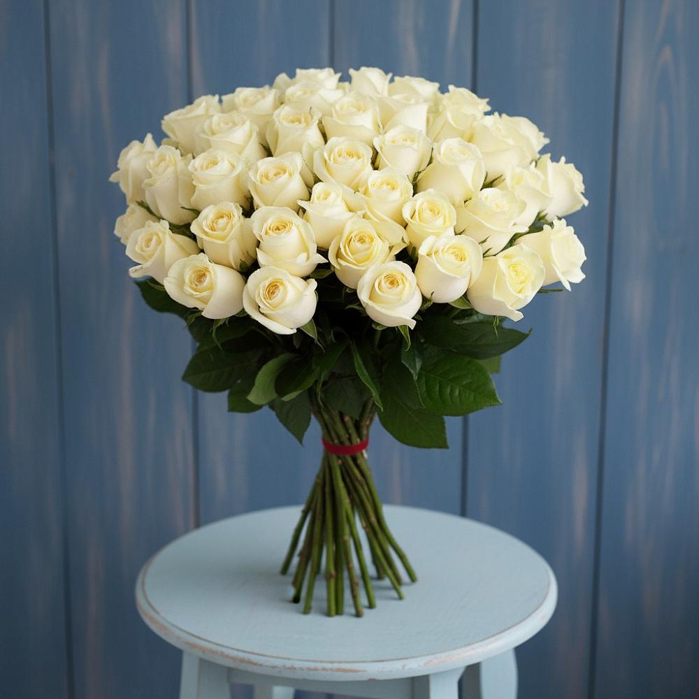 Букет 51 Белая роза Эдлесс Лав в Чагоде