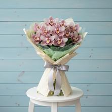 Букет цветов из:  Орхидеи и Розы в Чагоде