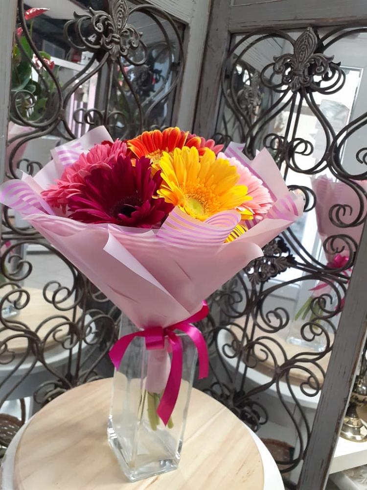 Букет цветов из: Герберы в Чагоде