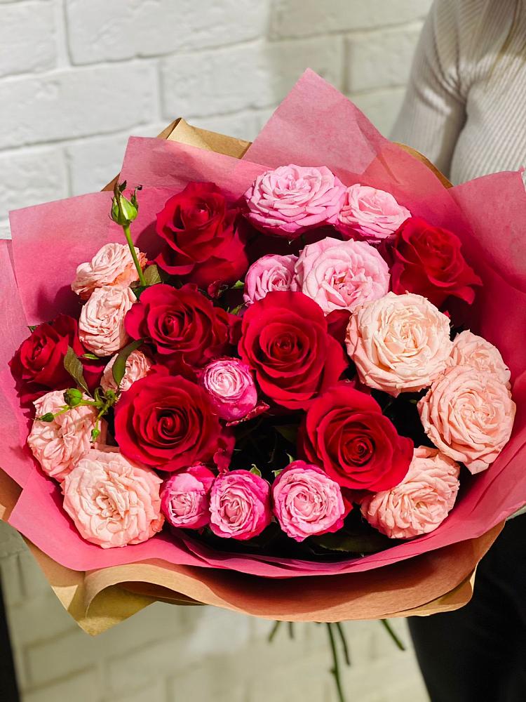 Букет цветов из: Розы в Чагоде