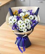 Букет цветов из:  Розы, Ирисы и Хризантемы в Чагоде