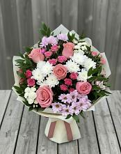 Букет цветов из:  Альстромерии, Гвоздики, Розы и Хризантемы в Чагоде