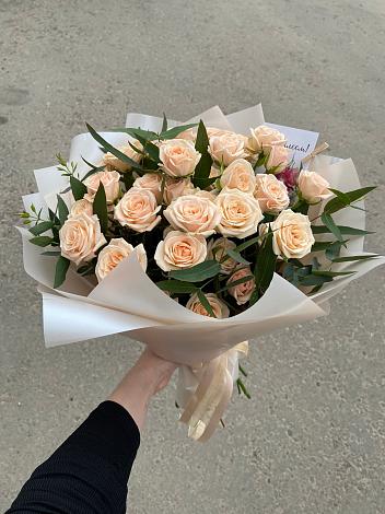 Букет Кремовые розы Латте в Чагоде