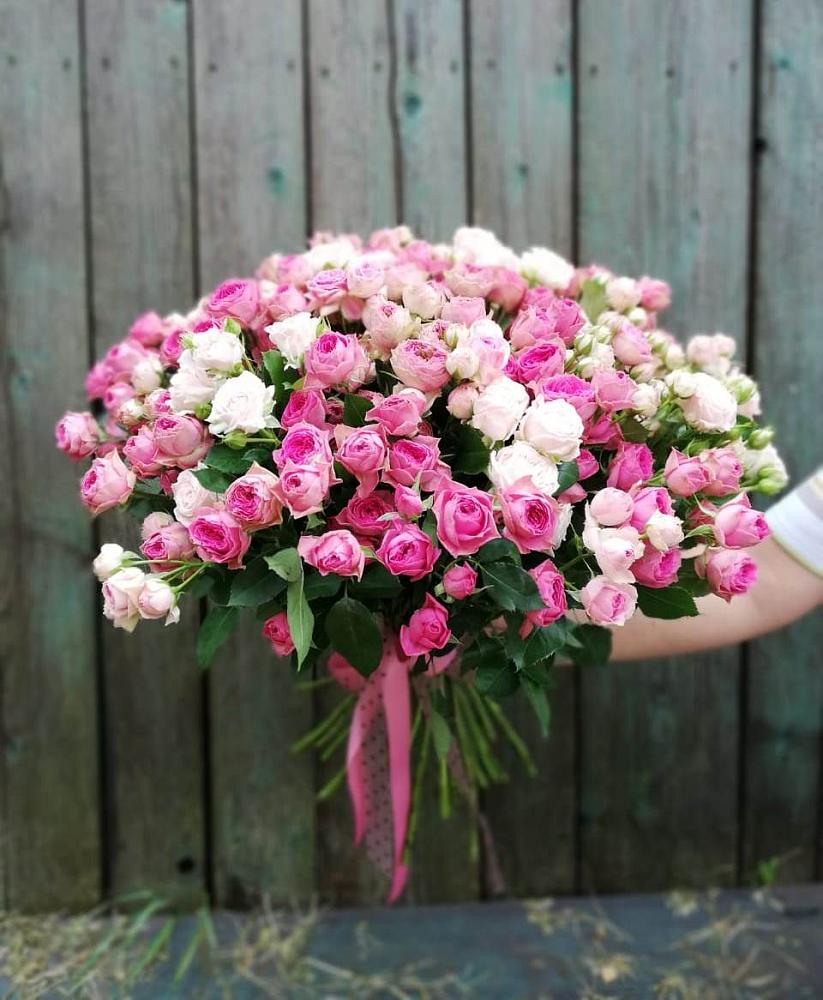 Букет Розовые кустовые розы Натали и Лав Лидия в Чагоде