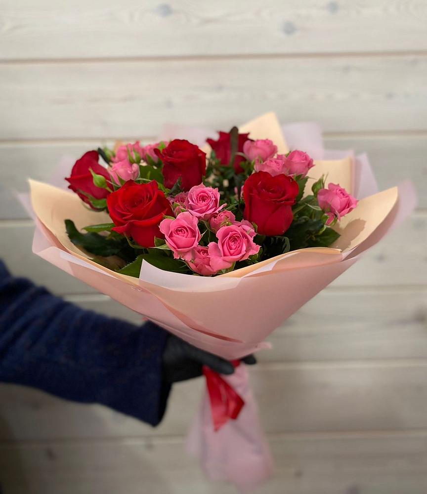 Букет цветов из: Розы в Чагоде