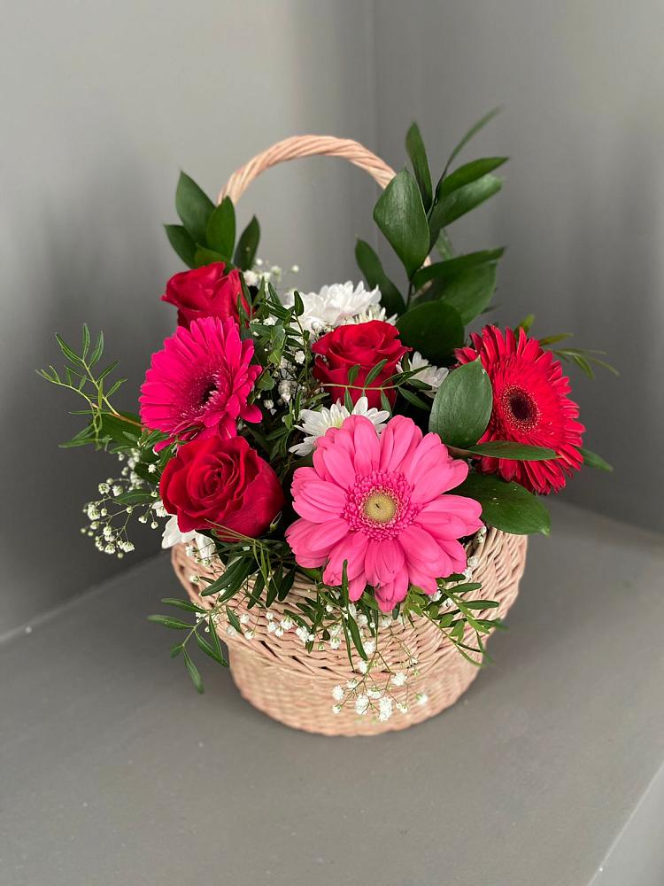 Цветочная композиция из Розы, Хризантемы и Герберы в корзине в Чагоде