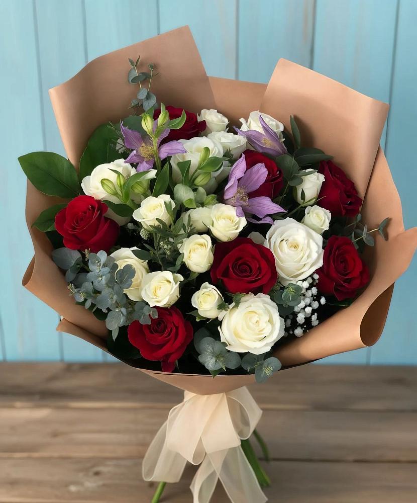 Букет цветов из: Розы и Альстромерии в Чагоде