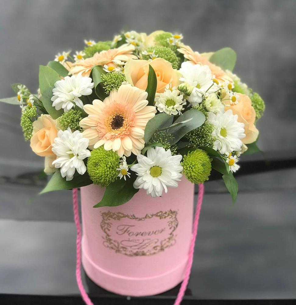 Цветочная композиция из Розы, Герберы и Хризантемы в шляпной коробке в Чагоде